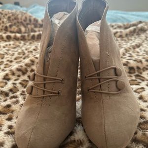 Apt 9 tan suede high heels brand new